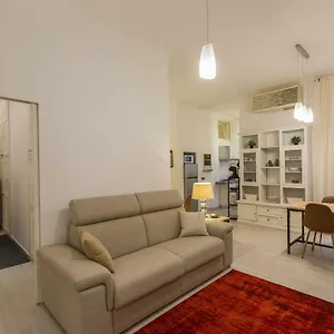  Apartment Lovely New Home, Trastevere! Italy